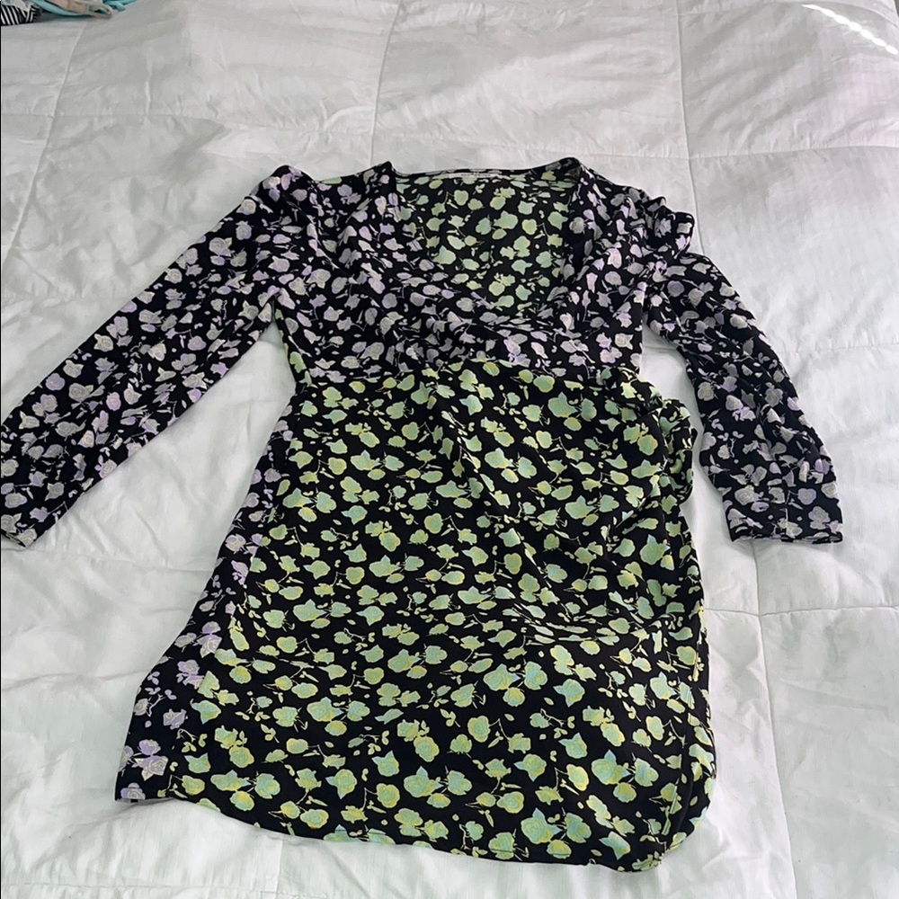 Glamorous ( Nordstrom) Floral Wrap Dress size 6 EUC